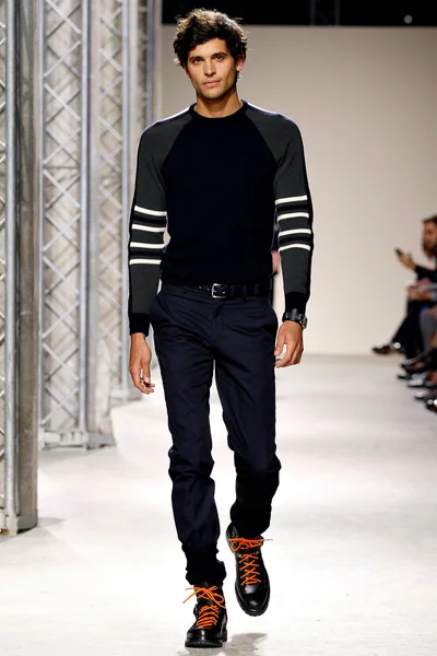 Look 3